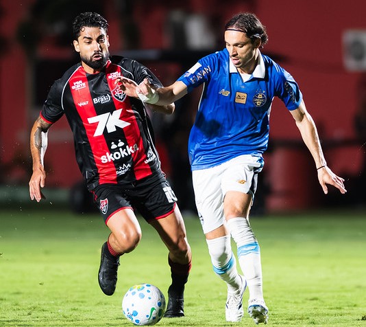 Vitória vence o Grêmio no Barradão  e abre sete pontos de vantagem sobre o Z-4
