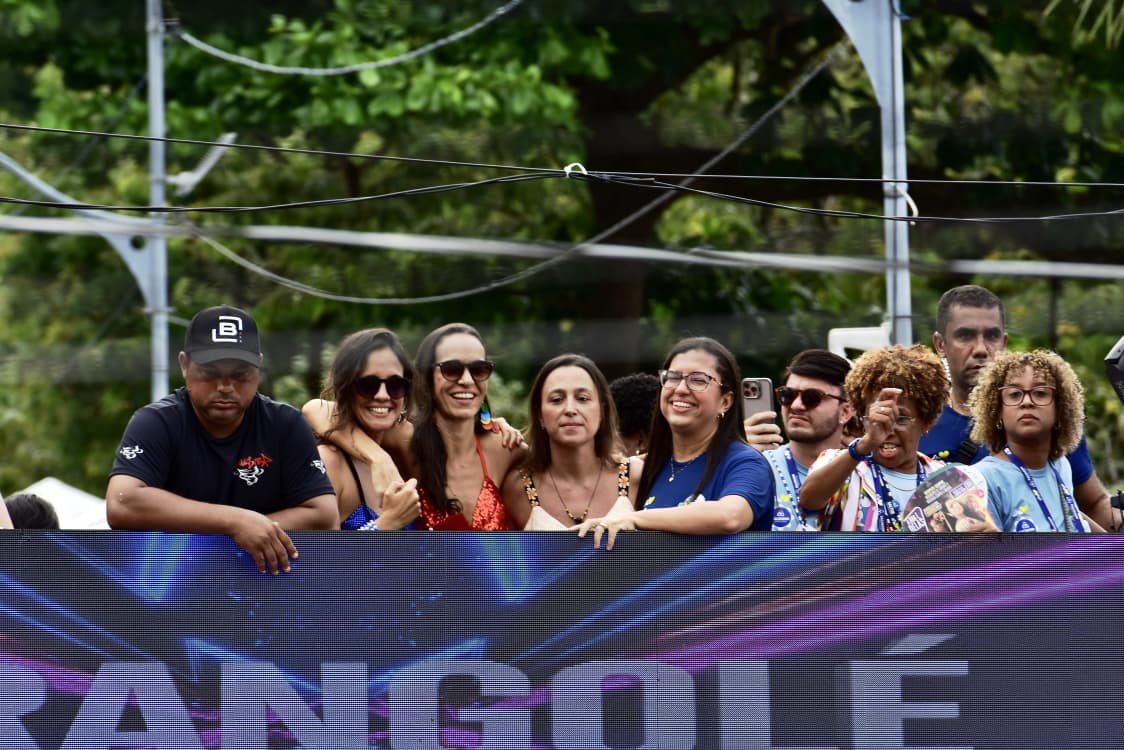 No trio sem cordas de Parangolé, Ana Paula ressalta democratização do Carnaval