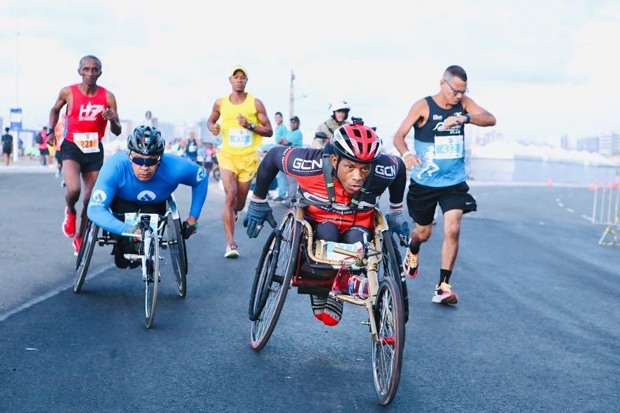 Atletas PCD mostram que corrida também é ferramenta de inclusão na Maratona Salvador