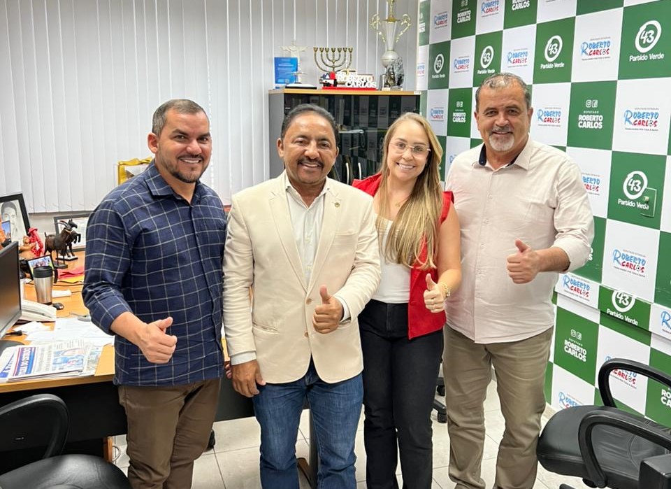 O deputado estadual Roberto Carlos recebeu, em seu gabinete, representantes do município de Itiúba para tratar de avanços e demandas prioritárias da cidade.