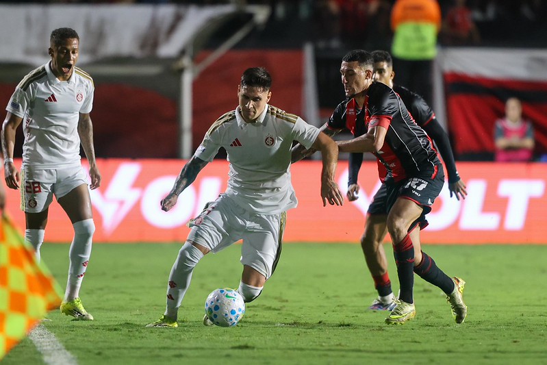 Vitória  vence o Inter no Barradão pelo Campeonato Brasileiro