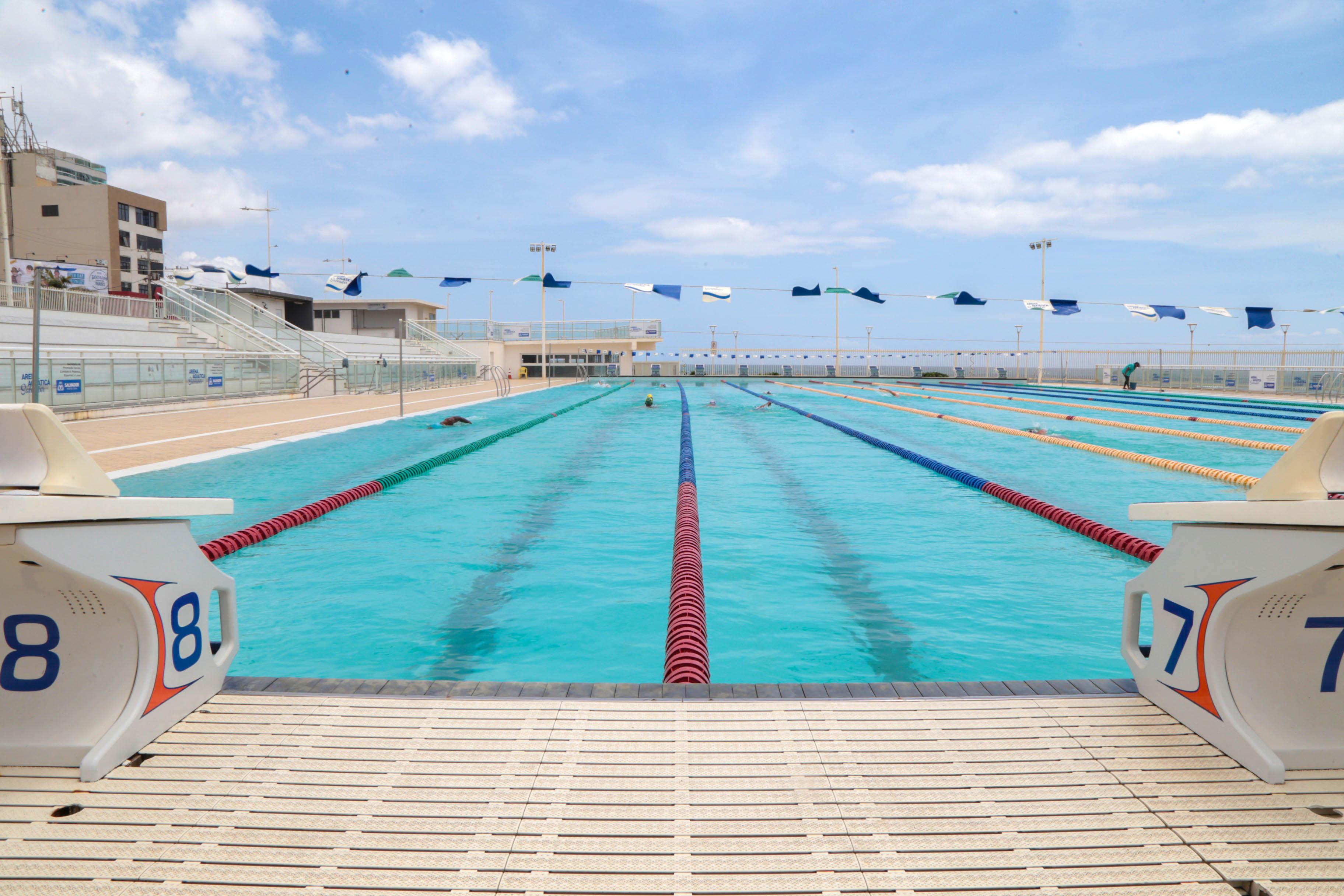 Prefeitura abre mais de mil vagas para aulas gratuitas de natação e hidroginástica na Arena Aquática
