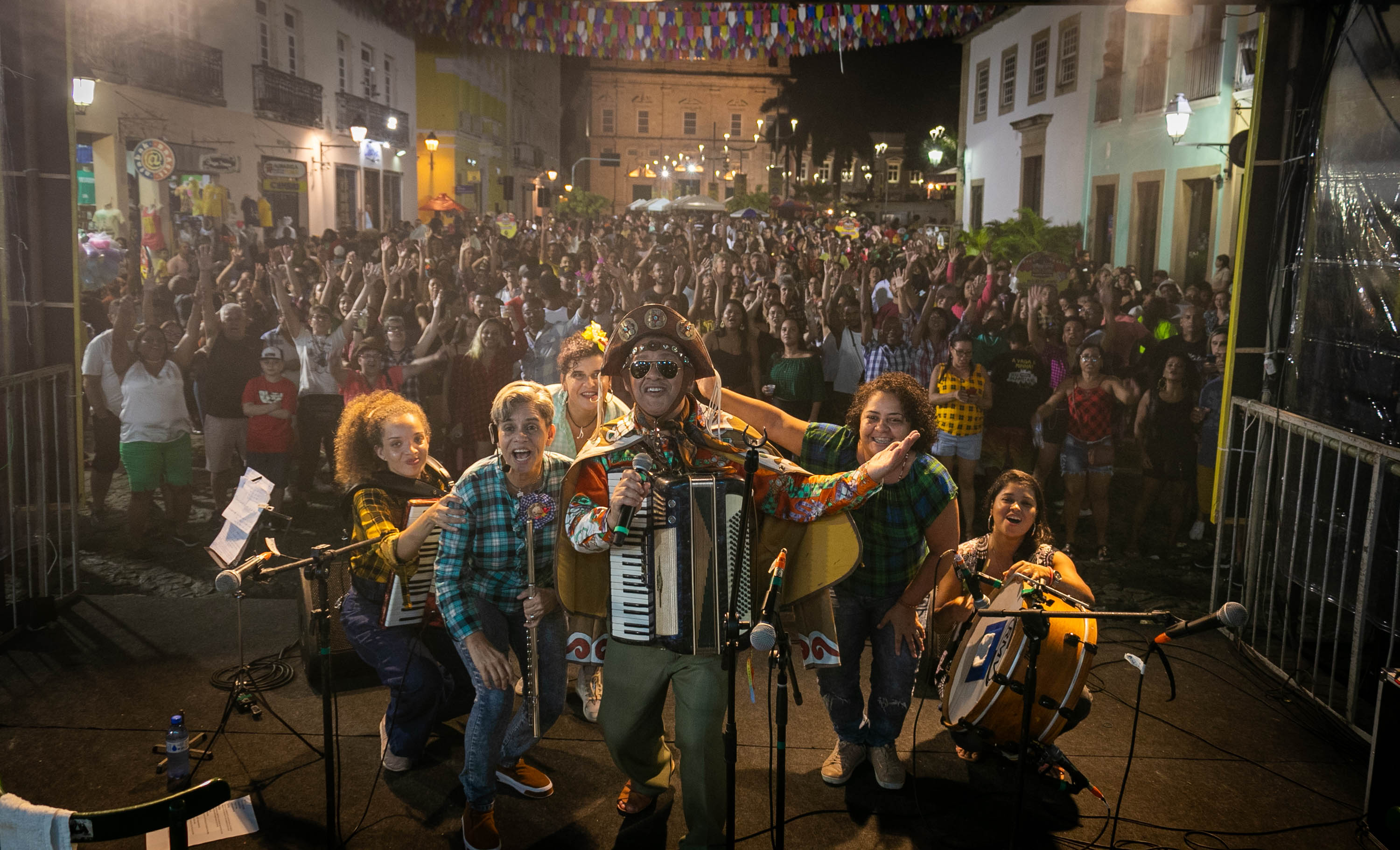 Santo Antônio Além do Carmo celebra fé, forró e tradição no Centro Histórico de Salvador