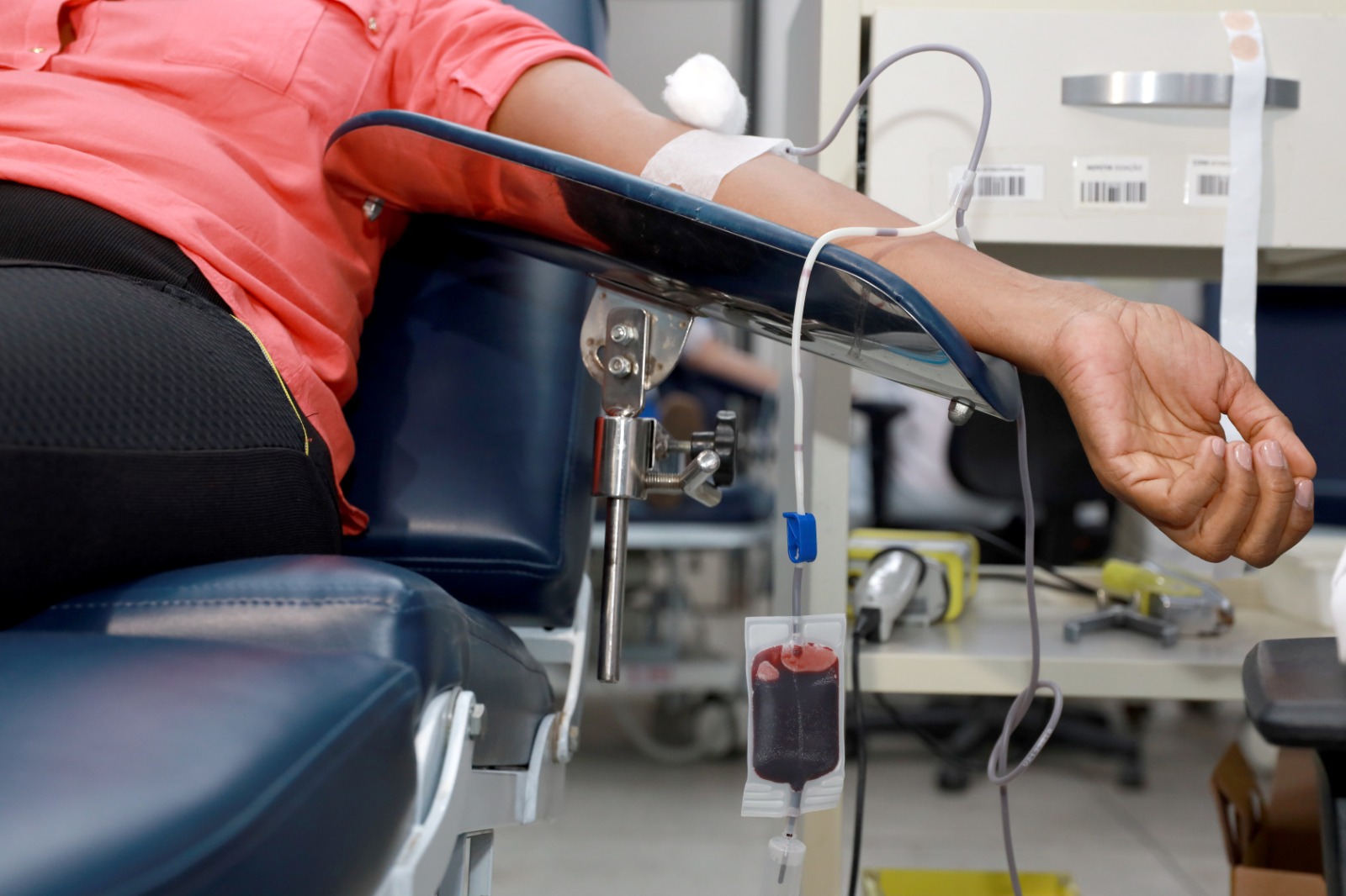 Hemoba mantém atendimento no Dia do Trabalhador e alerta para estoque crítico de sangue