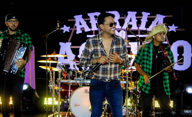 Thiago Aquino é destaque do Festival da Primavera com show gratuito em Paripe nesta sexta-feira (18)