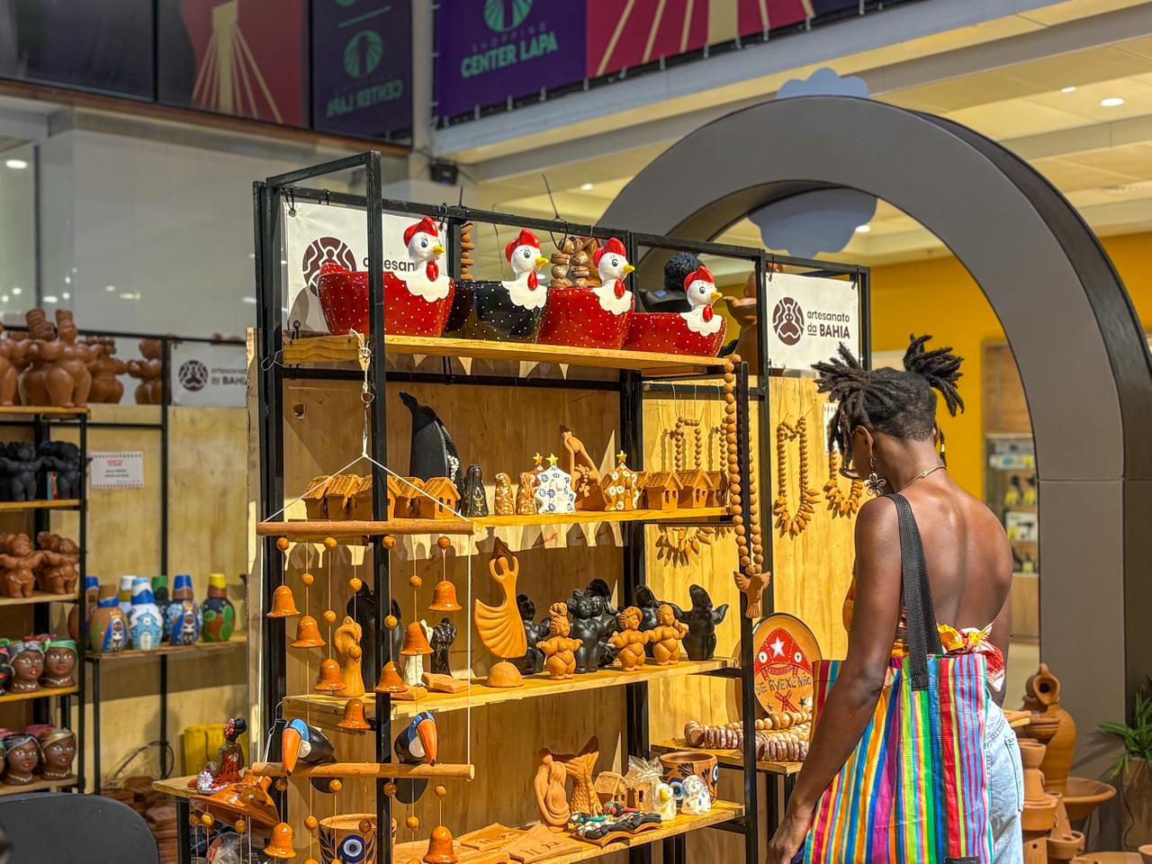 Cerâmica de Maragogipinho ocupa shopping de Salvador com feira, oficinas e desfile de moda