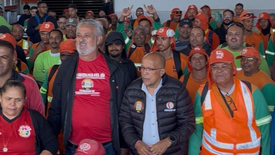“Greve começa e não sabe quando termina, cidades podem virar aterros a céu aberto”, diz Suíca sobre PL dos garis e margaridas
