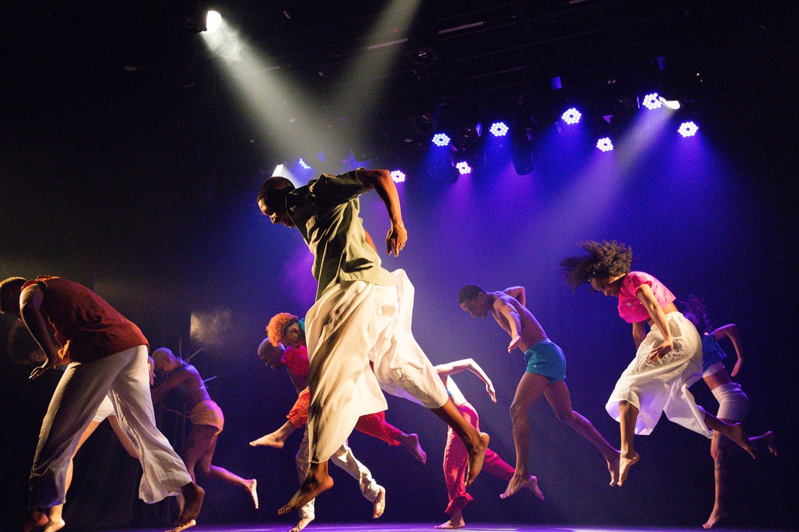 Quarta que Dança estreia com apresentações gratuitas de BTCA e Odun, em Salvador e Vitória da Conquista