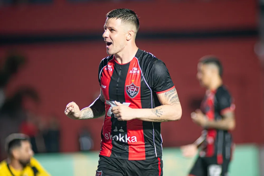 Vitória goleia o ABC e encaminha a vaga na final da Copa do Nordeste