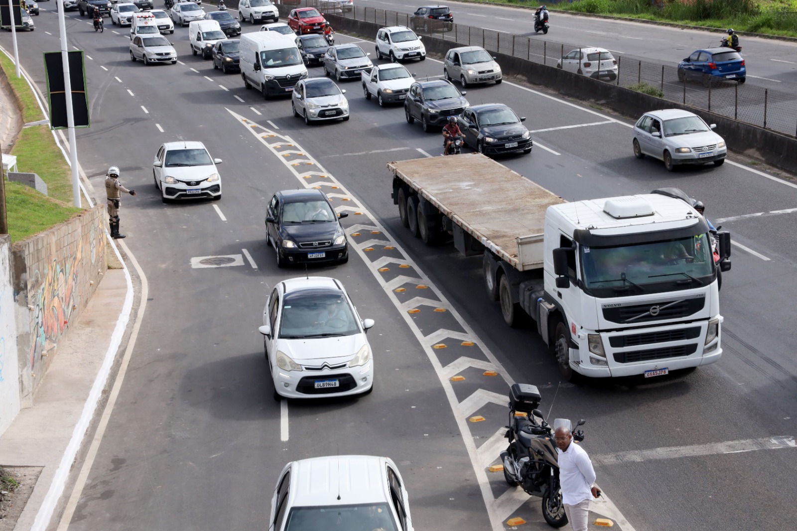 Desconto de 8% no IPVA para veículos com placas de final 5 vai até esta quinta (28)