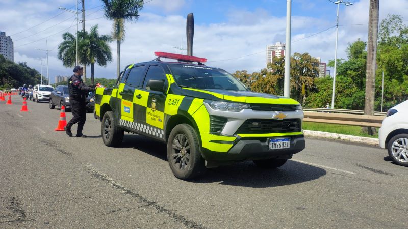 Mega blitz na BR-324 com ações educativas marca Semana Nacional de Trânsito em Salvador