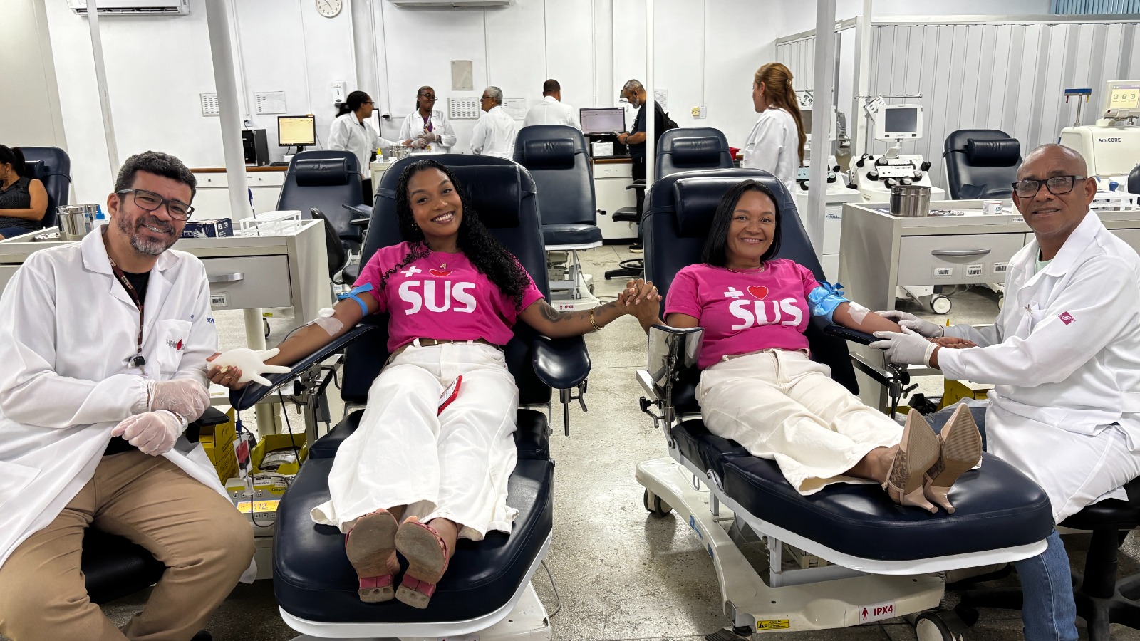 Campanha da Hemoba homenageia mães e reforça importância da doação de sangue
