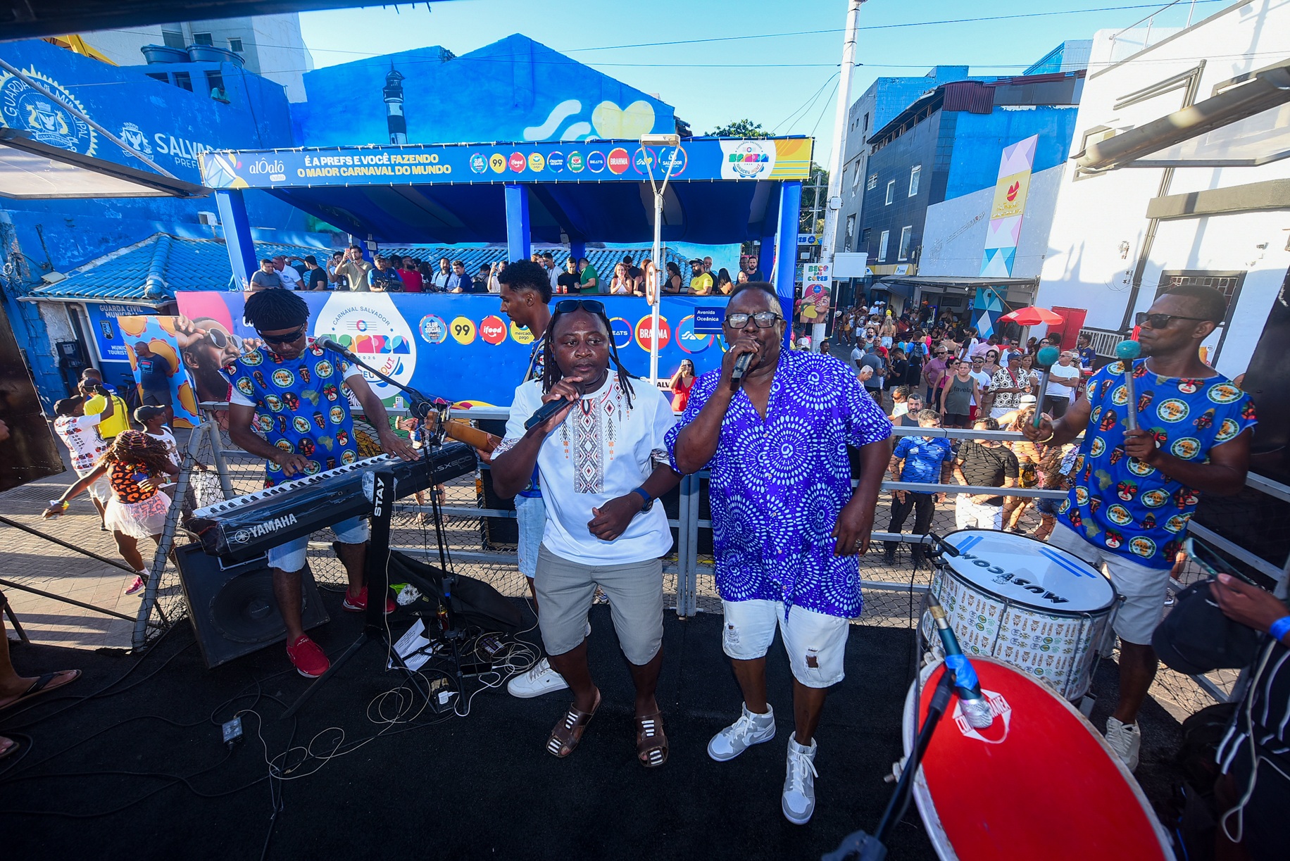 Pela primeira vez no sábado, Furdunço abre o pré-Carnaval de Salvador levando multidões ao Circuito Orlando Tapajós