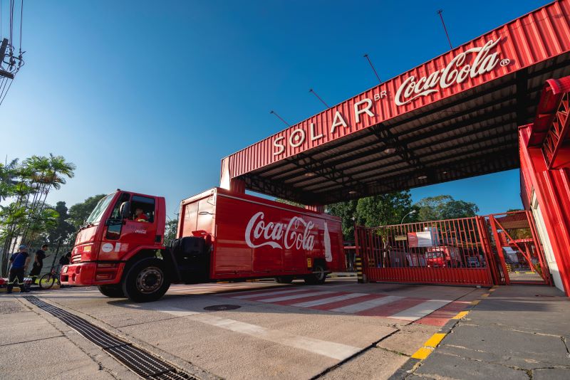 Solar Coca-Cola faz aporte de R$ 80 milhões para otimizar gestão hídrica em fábricas