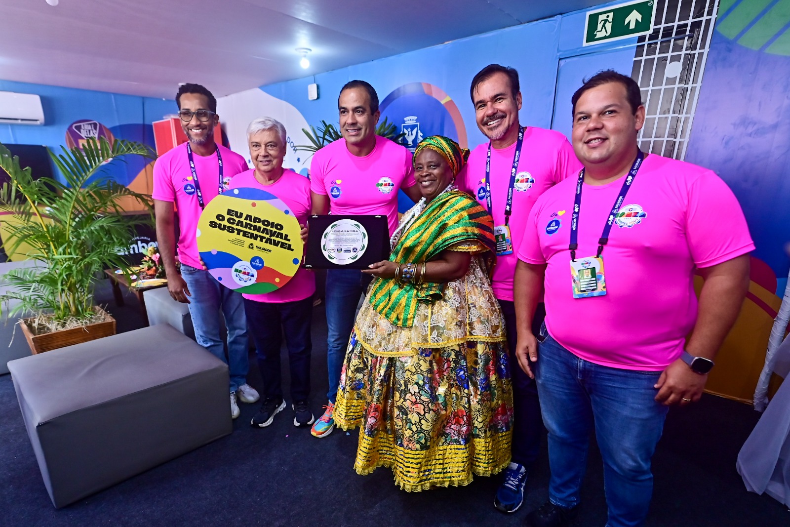 Baiana é homenageada pela Prefeitura com o título de Embaixadora do Carnaval Sustentável 2026