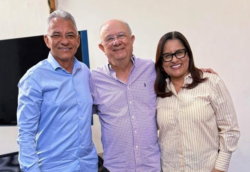 Deputada Kátia Oliveira e Dinha Tolentino visitam Zé Ronaldo em Feira de Santana e dialogam sobre fortalecimento político e ações para a população
