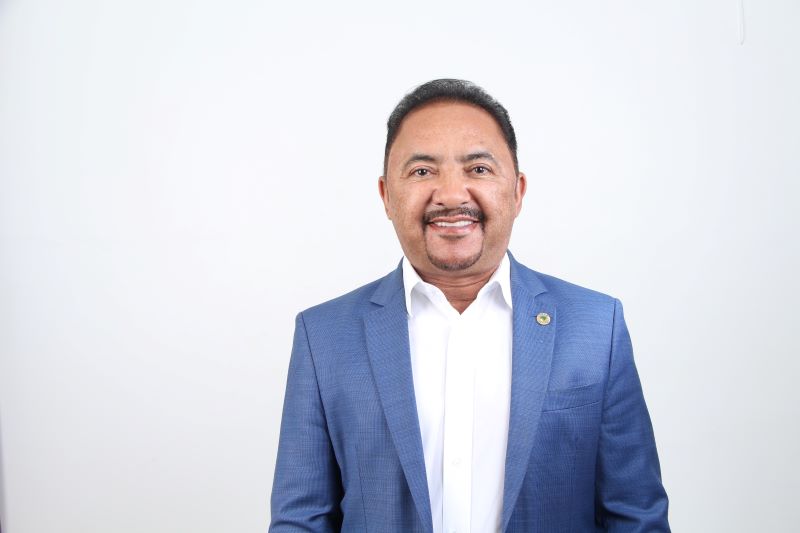 Deputado Roberto Carlos recebe Comenda 6 de Agosto, a mais alta honraria concedida pelo município de Jaguarari