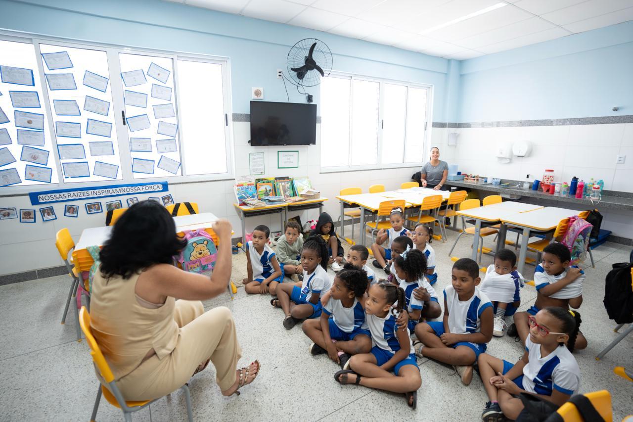 Inscrições para concurso da Educação com salário inicial de até R$ 6,1 mil vão até o dia 7 de agosto