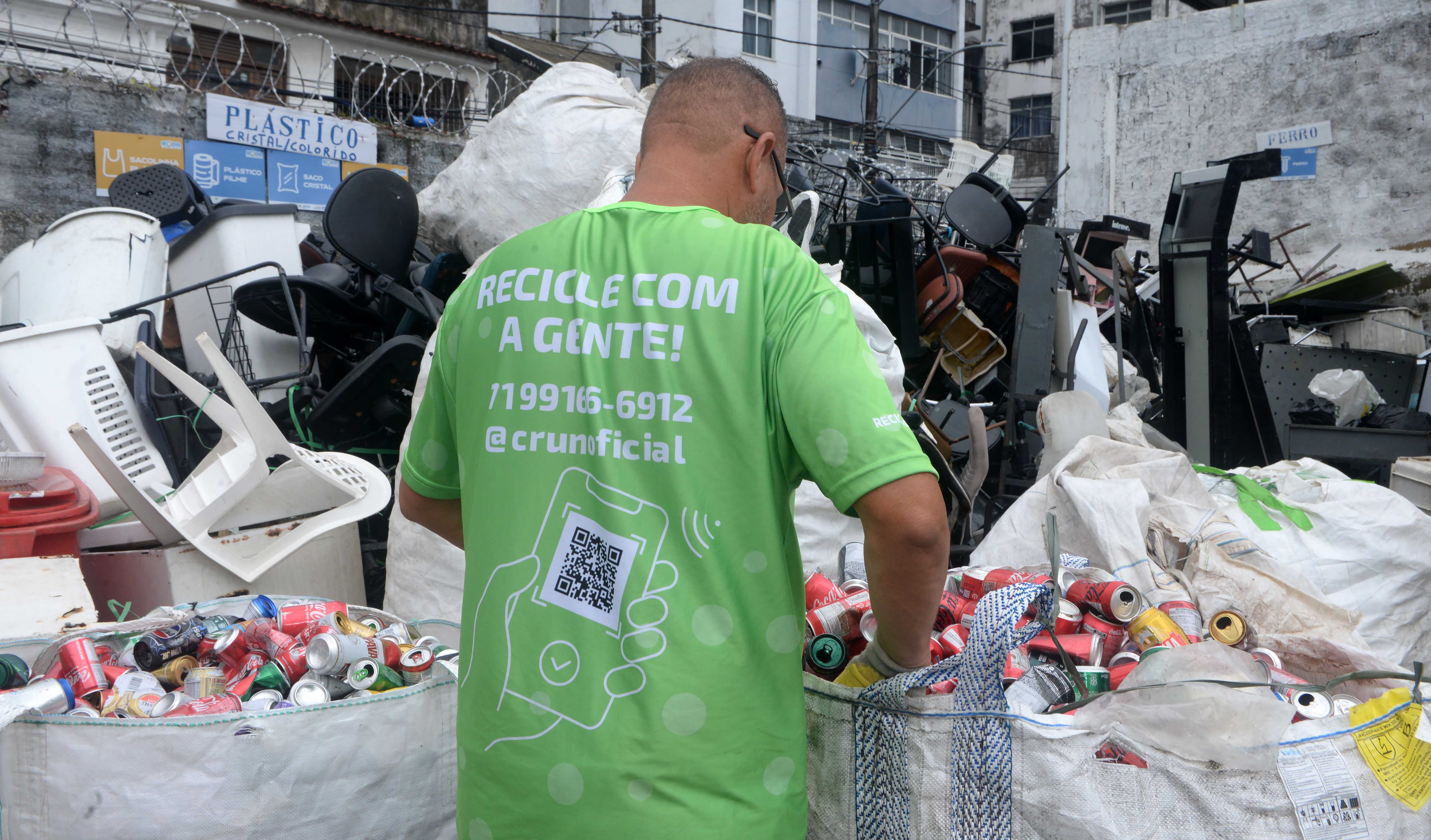Cooperativas transformam 280 toneladas de materiais recicláveis coletados durante o Carnaval em fonte de renda