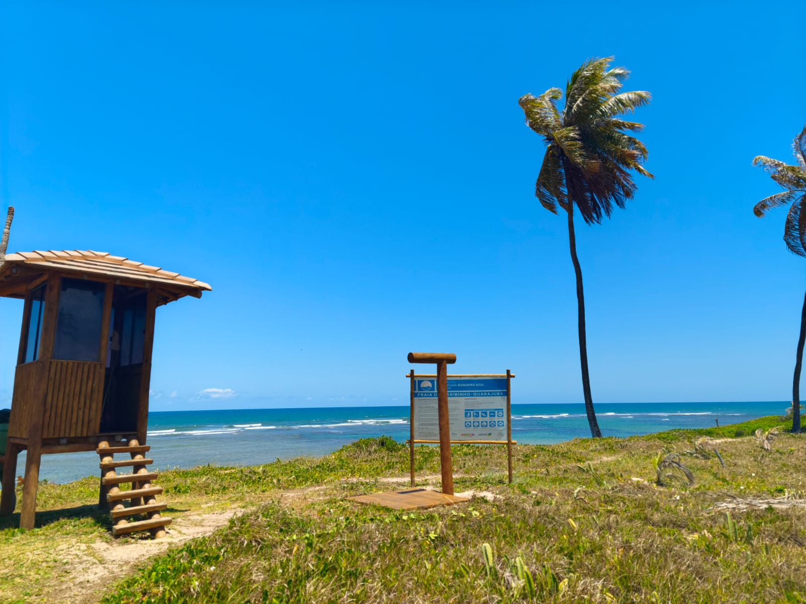 Visita técnica prepara praias de Camaçari para nova temporada do Bandeira Azul