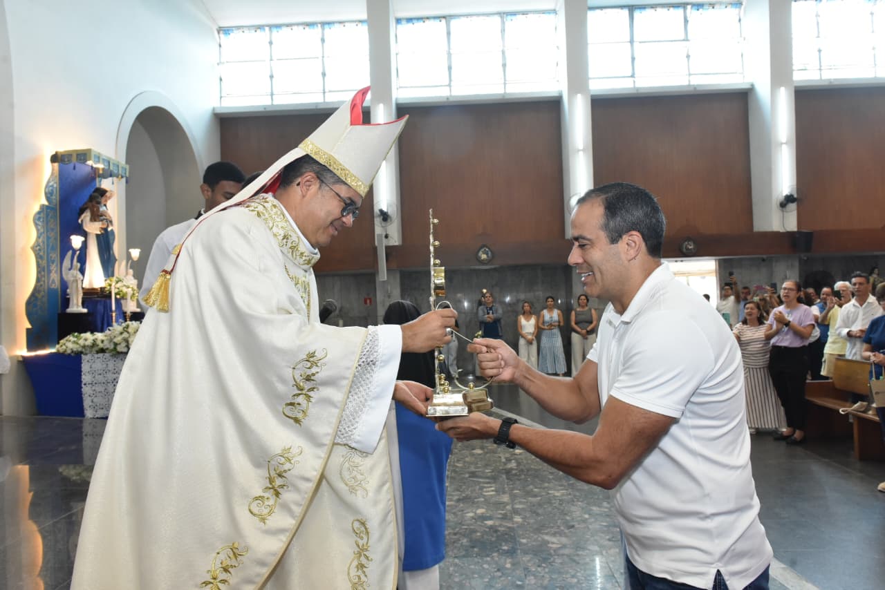 Prefeito participa de missa de abertura da Festa de Santa Dulce dos Pobres